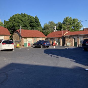 Rockwood Motor Court - Nicely restored retro court along historic Route 66. - Hotels Near Me - Springfield, Missouri