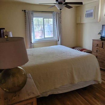 Sierra Grande - Casita master bedroom - Hotels Near Me - Truth or Consequences, New Mexico Sierra Grande - Casita master bedroom - Hotels Near Me - Truth or Consequences, New Mexico