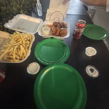 Wings on Wheels - Food Trucks Near Me - San Fernando Valley, California