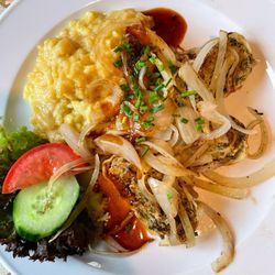 Speiselokal zum Wagen - Maultaschen mit Kartoffelsalat und Zwiebel