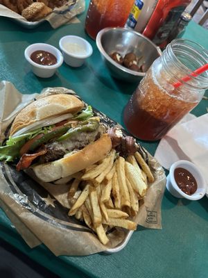 Lucy's Big Burgers by null