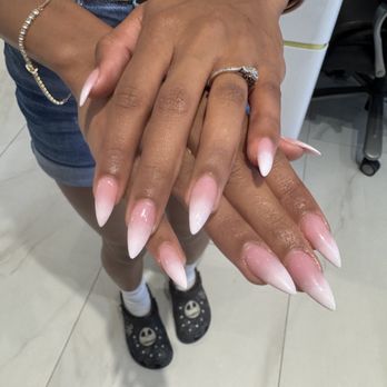 Nails & Beautee - Nail Salons Near Me - Spring Hill, Florida