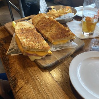 Stonehome Brewing - grilled cheese monster - Pizza Near Me - Watford City, North Dakota Stonehome Brewing - grilled cheese monster - Pizza Near Me - Watford City, North Dakota
