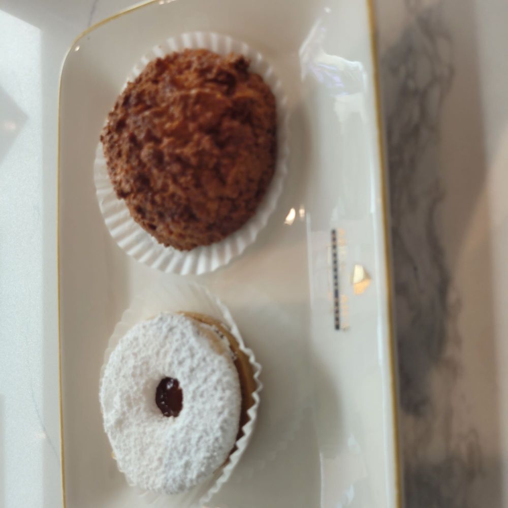 Cookie and coconut macaroon Cookie and coconut macaroon