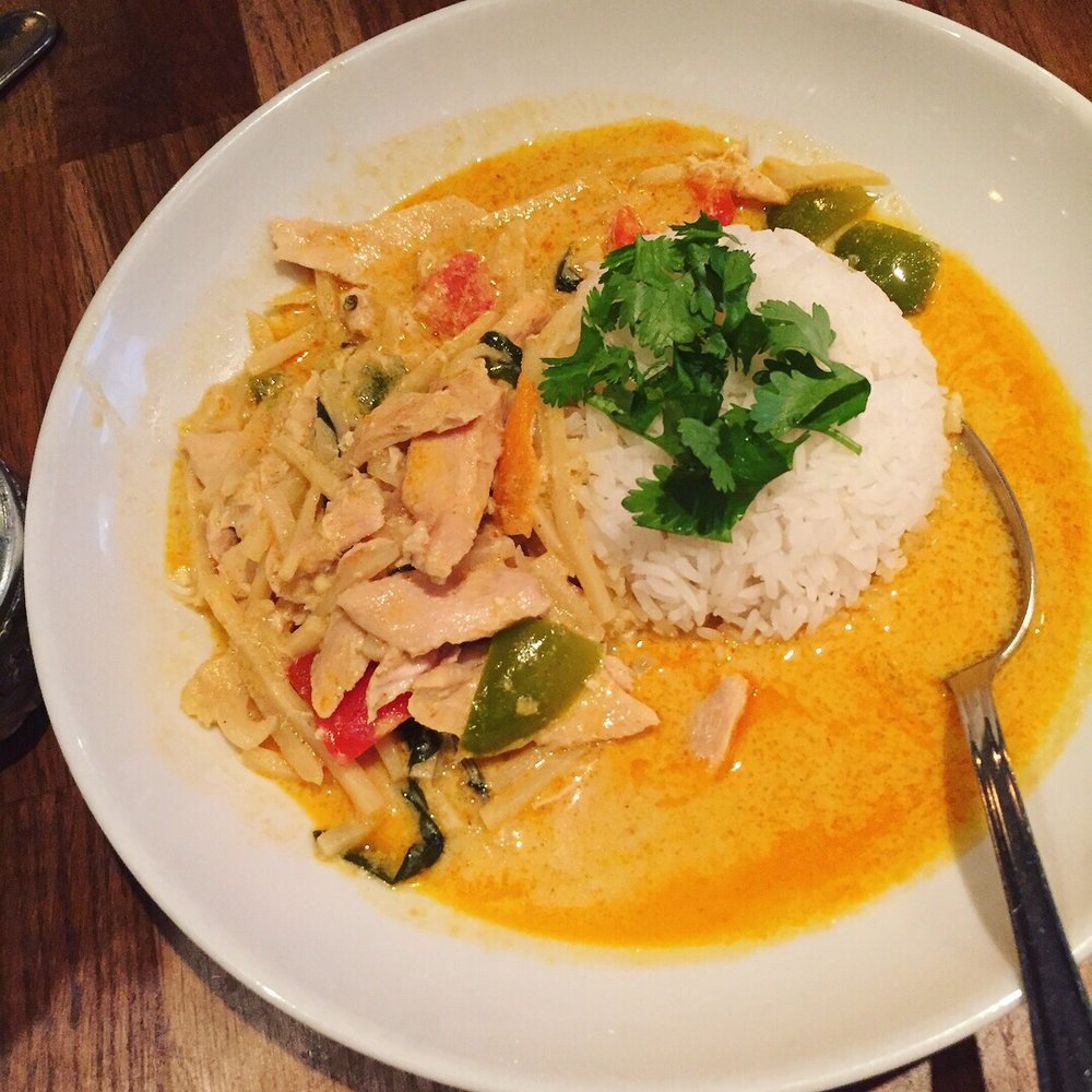 Tuk Tuk - Chicken with red curry - Thai Near Me - Paris 08, 75 Tuk Tuk - Chicken with red curry - Thai Near Me - Paris 08, 75