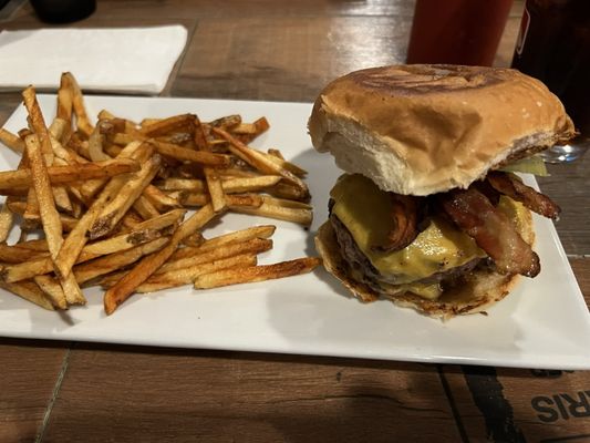 Del's Bar & Grill by null