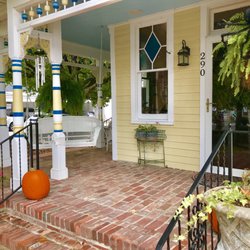 Farley’s - Front Porch