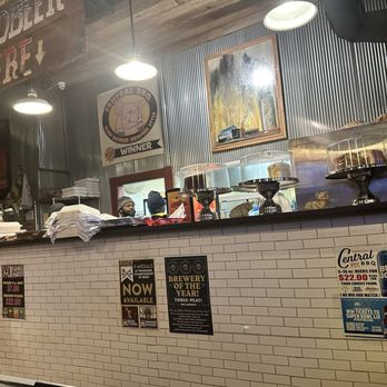 Central BBQ - Bar and serving area - Barbeque Near Me - Memphis, Tennessee Central BBQ - Bar and serving area - Barbeque Near Me - Memphis, Tennessee