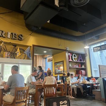 Puckett's Restaurant - Barbeque Near Me - Franklin, Tennessee