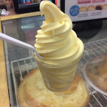 Leonard's Bakery - Pineapple soft serve - Bakeries Near Me - Honolulu, Hawaii Leonard's Bakery - Pineapple soft serve - Bakeries Near Me - Honolulu, Hawaii