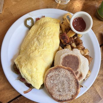 Howard Station Cafe - Cajun Omelette - Juice Bars & Smoothies Near Me - Occidental, California Howard Station Cafe - Cajun Omelette - Juice Bars & Smoothies Near Me - Occidental, California