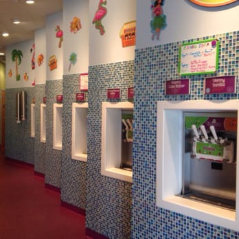 Froyoz - 12 ice cream flavors - Ice Cream & Frozen Yogurt Near Me - Garden City, South Carolina