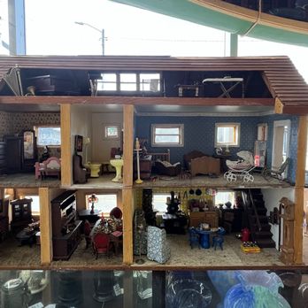 MANtiques - Old doll house - Antiques Near Me