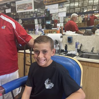Rex's Stadium Barbershop - Barbers Near Me - Lawrence, Kansas Rex's Stadium Barbershop - Barbers Near Me - Lawrence, Kansas