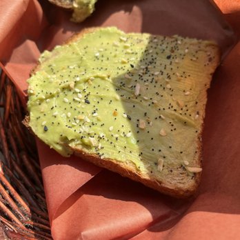 Middleburg Common Grounds - Avocado toast - Coffee & Tea Near Me - Middleburg, Virginia