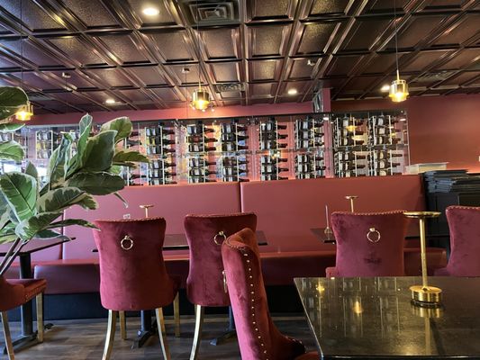 Ve La Thai Fine Dining Restaurant & Wine by null