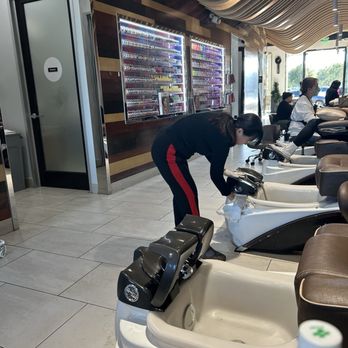 Images Luxury Nail Lounge - Staff cleaning at Images. - Nail Salons Near Me - Long Beach, California Images Luxury Nail Lounge - Staff cleaning at Images. - Nail Salons Near Me - Long Beach, California