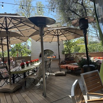 The Front Yard - Outside - Breakfast & Brunch Near Me - North Hollywood, California