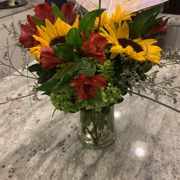 $40 DesignerS Choice Custom Arrangement $40 DesignerS Choice Custom Arrangement
