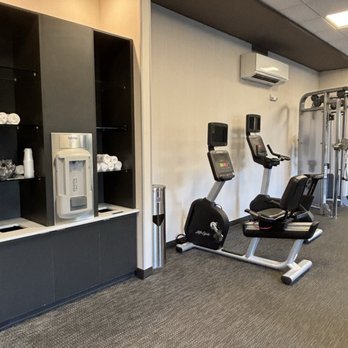 Courtyard by Marriott Seattle Northgate - Gym - Hotels Near Me - Seattle, Washington Courtyard by Marriott Seattle Northgate - Gym - Hotels Near Me - Seattle, Washington