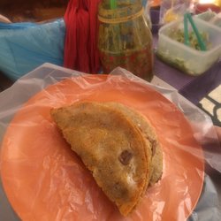 Tacos de Canasta - Chicharrón y frijoles ... 7 pesos each