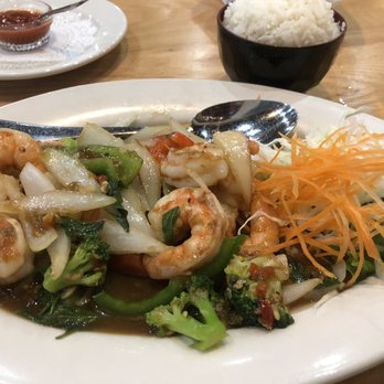Coco Thai Cuisine - Basil shrimp with broccoli added - Thai Near Me - Orlando, Florida