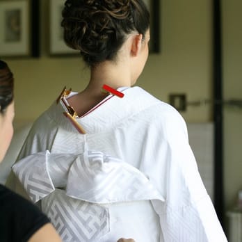 Masako Bridal - Uchikake dressing - Bridal Near Me - Honolulu, Hawaii Masako Bridal - Uchikake dressing - Bridal Near Me - Honolulu, Hawaii