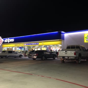 Stripes - Evening shot of the storefront on S. 31st St. - Gas Stations Near Me - Temple, Texas