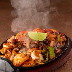 Buenatarde Tequila y Mezcal - Fajita trio.