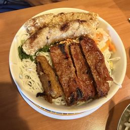 390621. Hue's Style Beef Vermicelli Noodle Soup 390621. Hue's Style Beef Vermicelli Noodle Soup