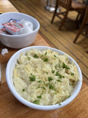 Huskey’s Kitchen by null