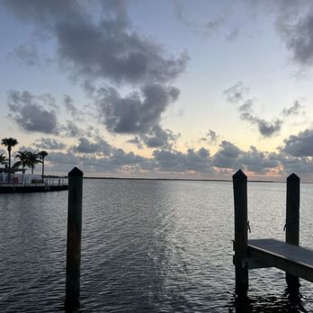 Sundowners - Sunset - Seafood Near Me - Key Largo, Florida Sundowners - Sunset - Seafood Near Me - Key Largo, Florida