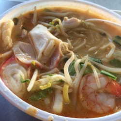 Colac Noodle Canteen - #20 curry coconut milk assorted meat and veggie noodle soup
