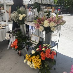 The Abriendo Inn - Flower Bar.
