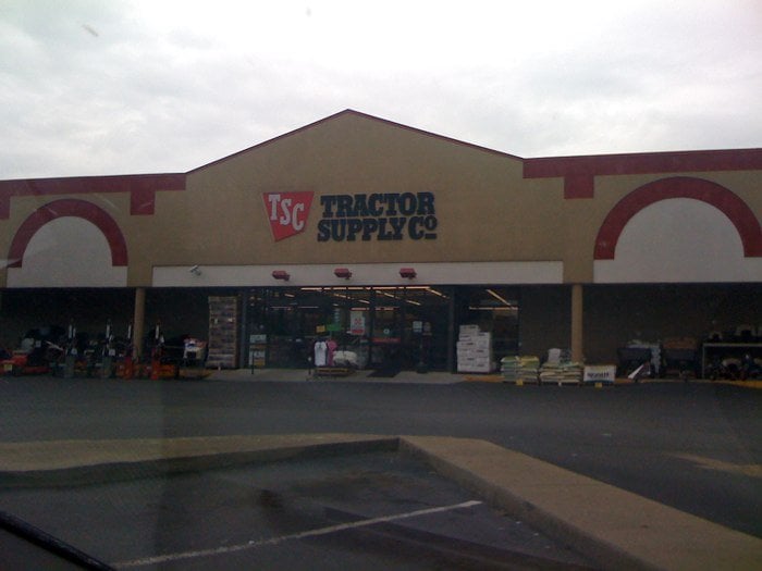 TRACTOR SUPPLY Updated July 2024 330 W Main St, Sevierville