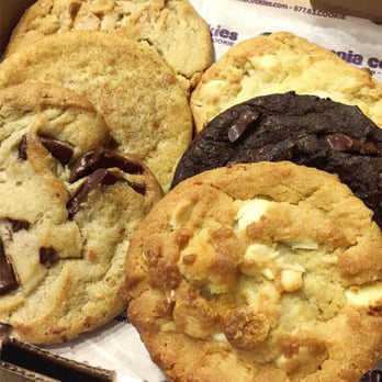 Insomnia Cookies - 6 cookies for 9 bucks. - Desserts Near Me - Chicago, Illinois