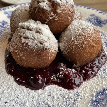 Cecilia - The donuts are amazing!!! - Breakfast & Brunch Near Me - Vancouver, Washington