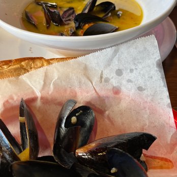 The Chowder Barge - Seafood Near Me - Wilmington, California