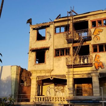 Indy's Demolition - 27 unite fire dameged building - Demolition Services Near Me - Huntington Park, California Indy's Demolition - 27 unite fire dameged building - Demolition Services Near Me - Huntington Park, California
