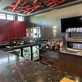 Zipline Tap & Grill - lounge - Brewpubs Near Me - Lincoln, Nebraska Zipline Tap & Grill - lounge - Brewpubs Near Me - Lincoln, Nebraska