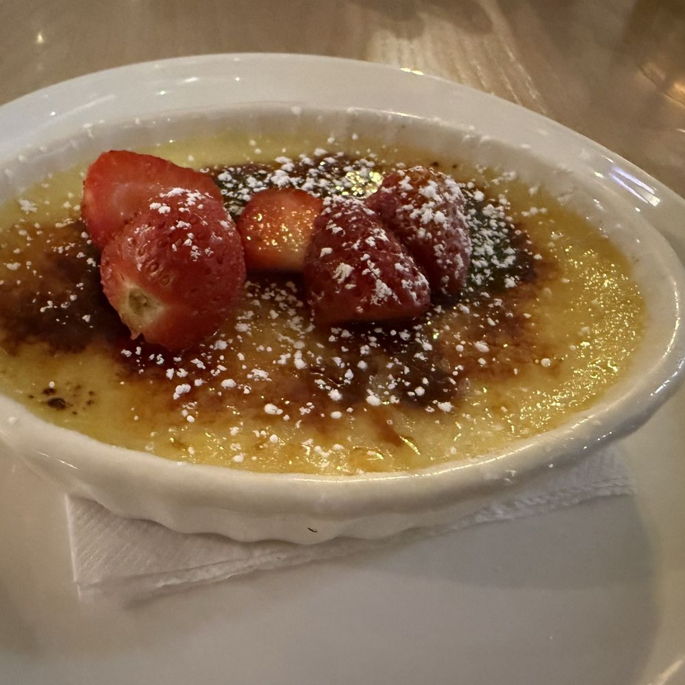 Hummingbird Bar & Kitchen - Crème Brûlée - New American Near Me - Alexandria, Virginia Hummingbird Bar & Kitchen - Crème Brûlée - New American Near Me - Alexandria, Virginia