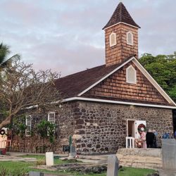 Keawalai Congregational Church - Here for an Ebb & Flow program of The Walker Duo, violin and piano.
