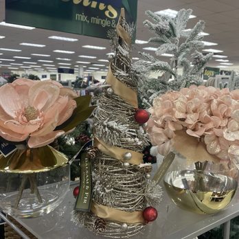 Marshalls - The perfect tree! - Department Stores Near Me - Knoxville, Tennessee