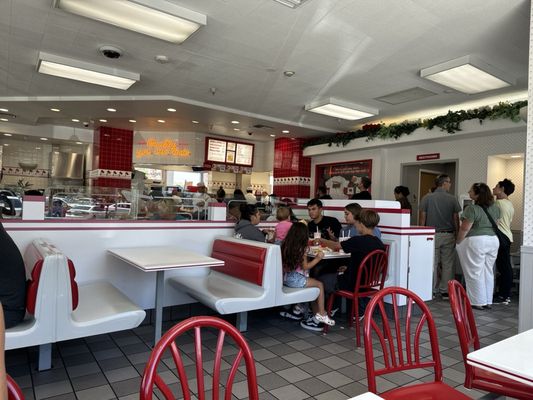 In-N-Out Burger by null