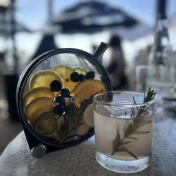 Castaway Burbank - Bars Near Me - Burbank, California