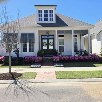Zion Lawn & Landscape - Spring Clean Up & Mulch Installation - Lawn Services Near Me - Baton Rouge, Louisiana Zion Lawn & Landscape - Spring Clean Up & Mulch Installation - Lawn Services Near Me - Baton Rouge, Louisiana