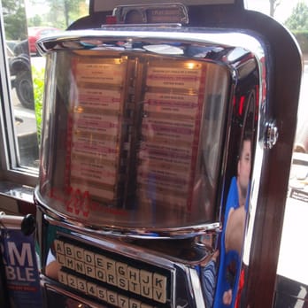 Silver Diner - Table juke box - Diners Near Me - Reston, Virginia Silver Diner - Table juke box - Diners Near Me - Reston, Virginia