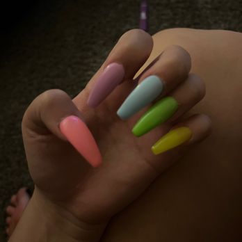 Helen Nails - Nail Salons Near Me - Hemet, California