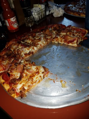 Al’s Woody’s Diner by null