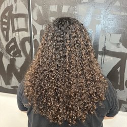 Thairapy Salon - Transformative color by Chanelle. Instagram @beautiedbychanelle